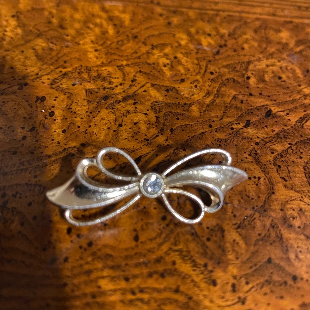 Elegant Very Vintage 1950’s Gold Bow Brooch with Rhinestone Accent.